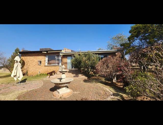 5 BEDROOM HOUSE FOR SALE IN OOSTER AH